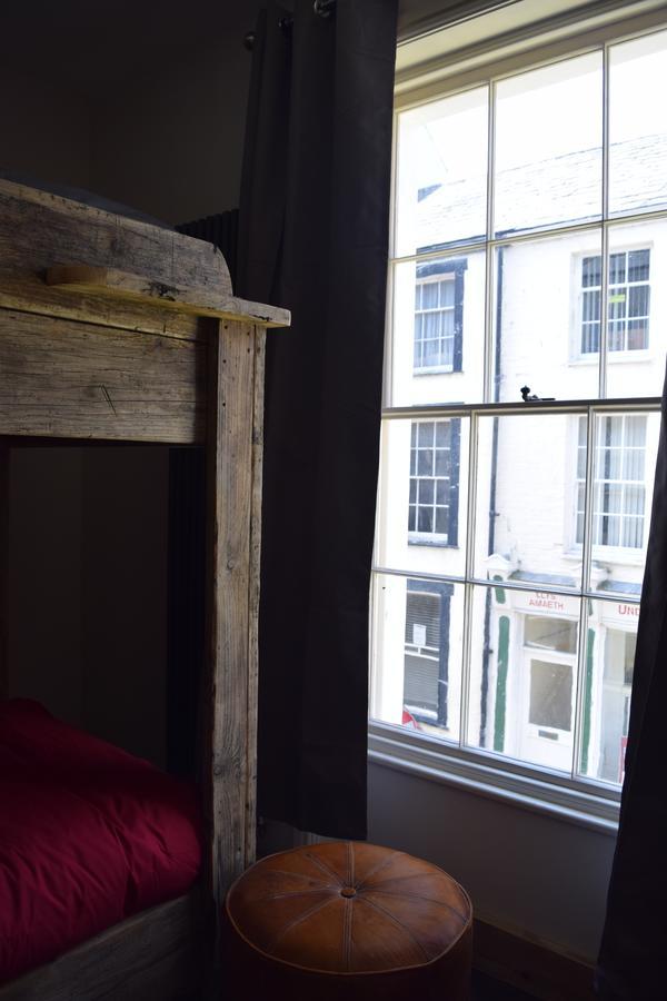 بيت شباب Ty Glyndwr Bunkhouse, Bar And Cafe كارنارفون المظهر الخارجي الصورة