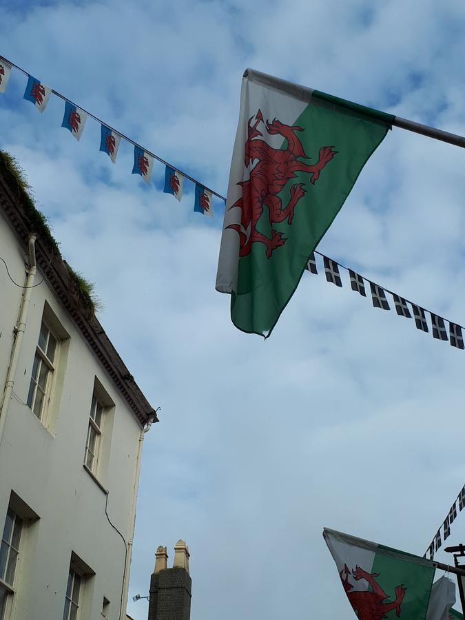 بيت شباب Ty Glyndwr Bunkhouse, Bar And Cafe كارنارفون المظهر الخارجي الصورة