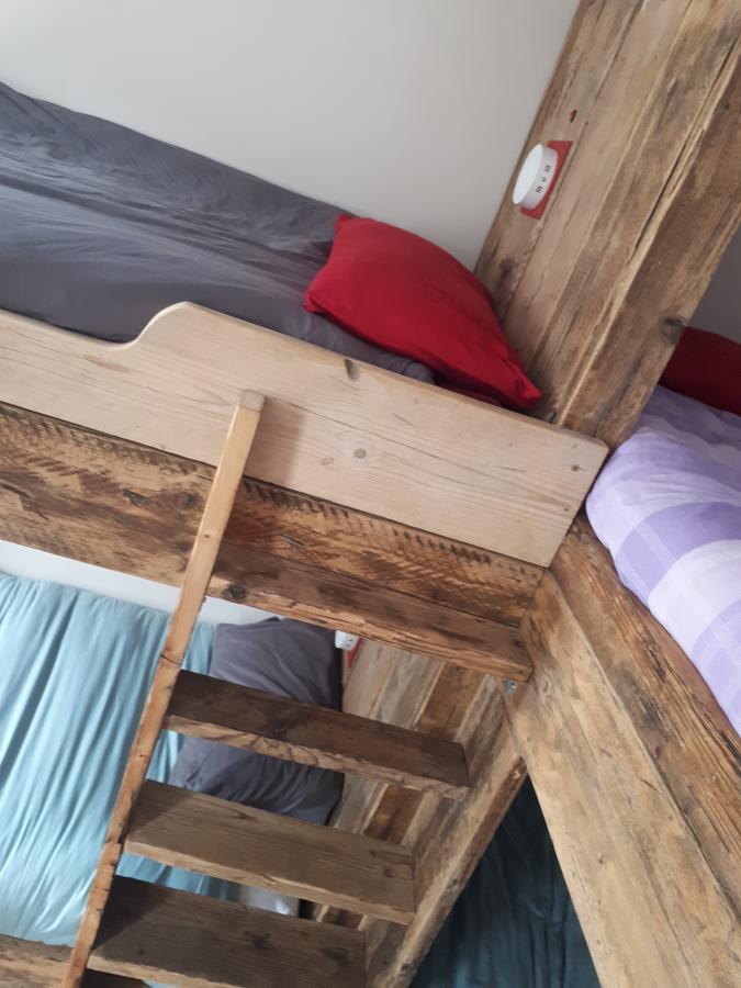 بيت شباب Ty Glyndwr Bunkhouse, Bar And Cafe كارنارفون المظهر الخارجي الصورة